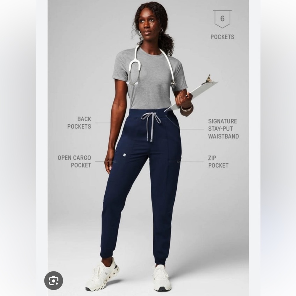 Navy Fabletics Women’s Scrub Set - Picture 4 of 6